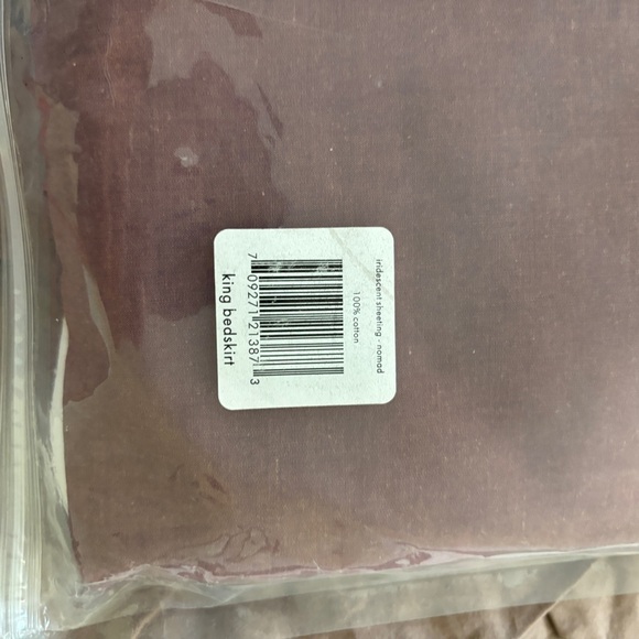 Calvin Klein Arasta Iridescent Sheeting King Duvet Set 7pcs - Picture 6 of 10